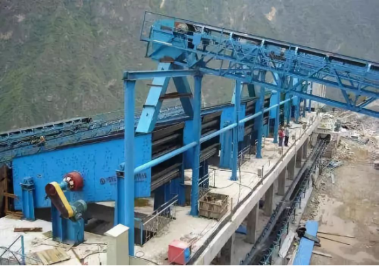 振動(dòng)篩出現(xiàn)篩板開裂、橫梁斷裂等情況的原因和解決方案！195